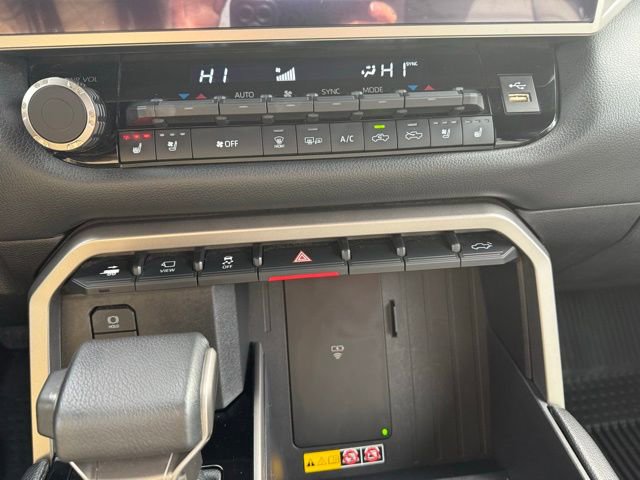 Used 2025 Toyota Tundra Limited AWD/4WD image 26