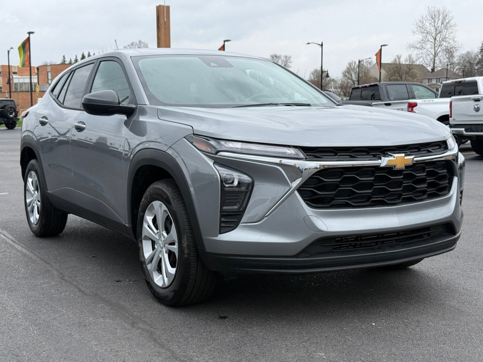Used 2026 Chevrolet Trax LS w/ Driver Confidence Package FWD image 2