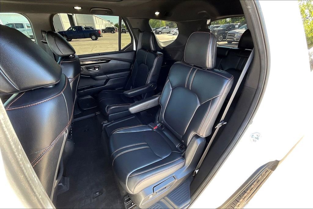 Used 2025 Honda Pilot TrailSport image 27