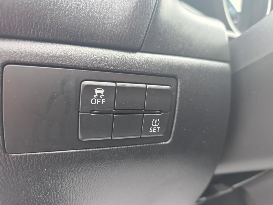 Used 2018 MAZDA MAZDA3 Touring FWD image 27