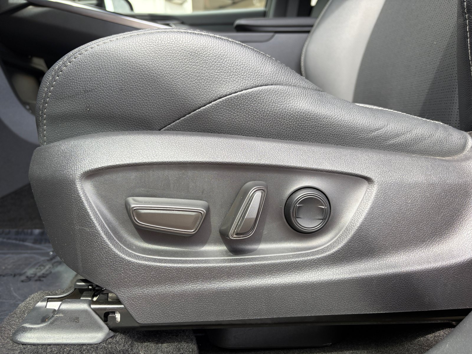 Certified 2023 Subaru Solterra AWD image 13