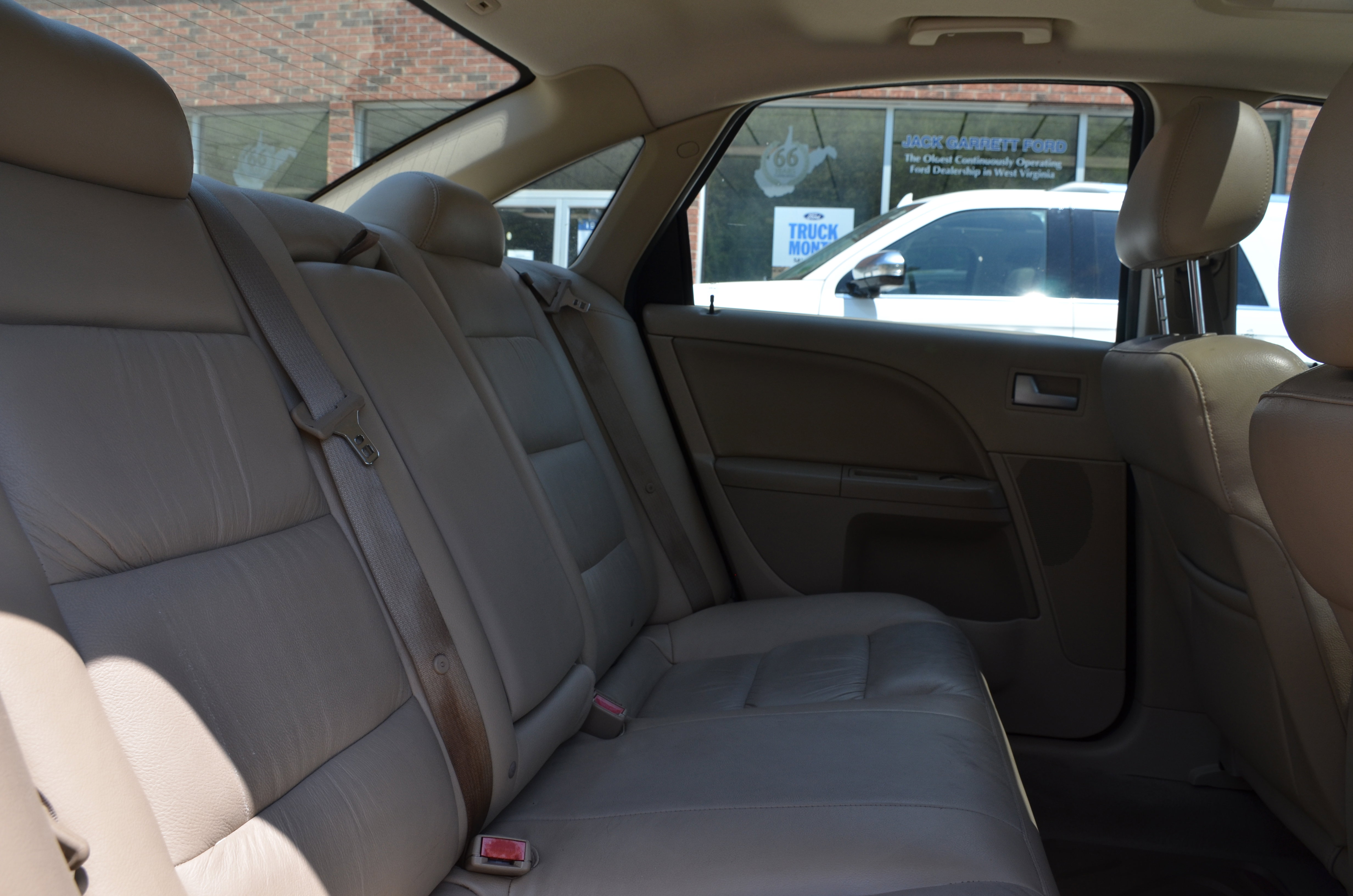 Used 2006 Ford Five Hundred SEL FWD image 19