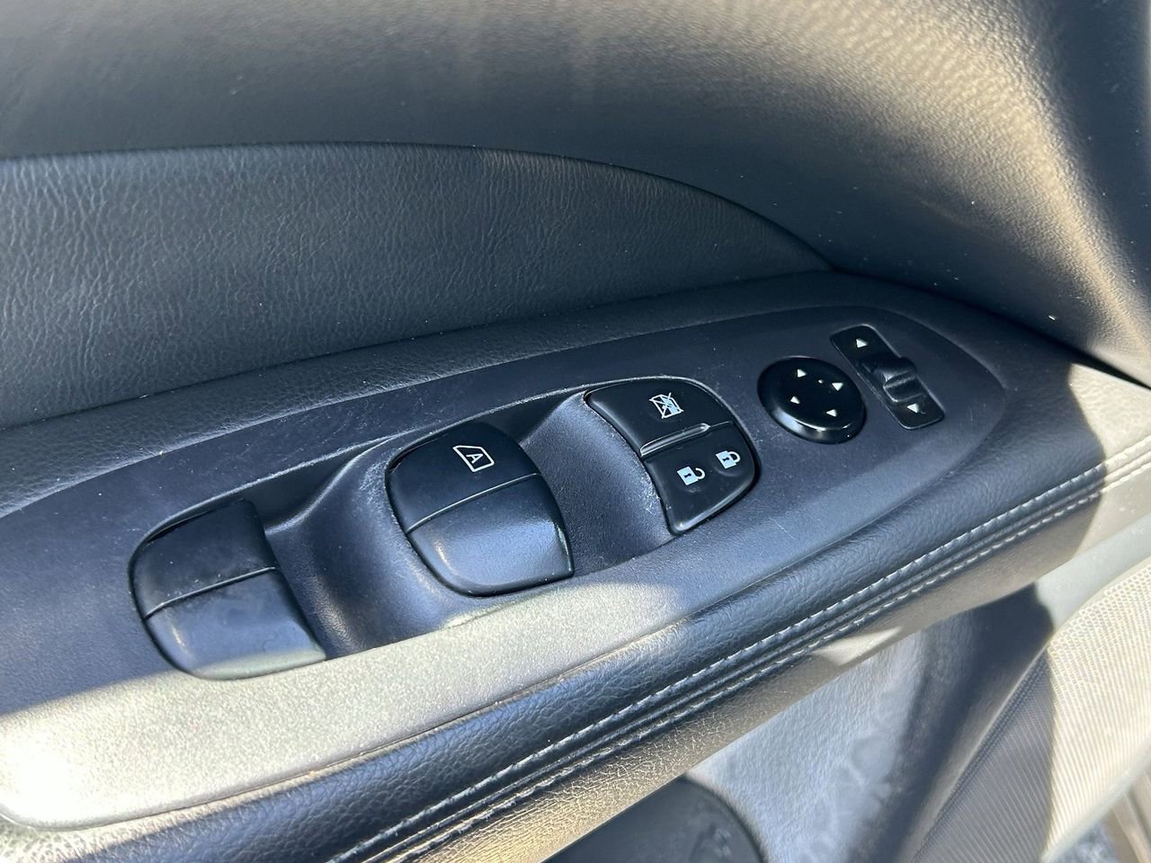 Certified 2020 Nissan Pathfinder S image 31