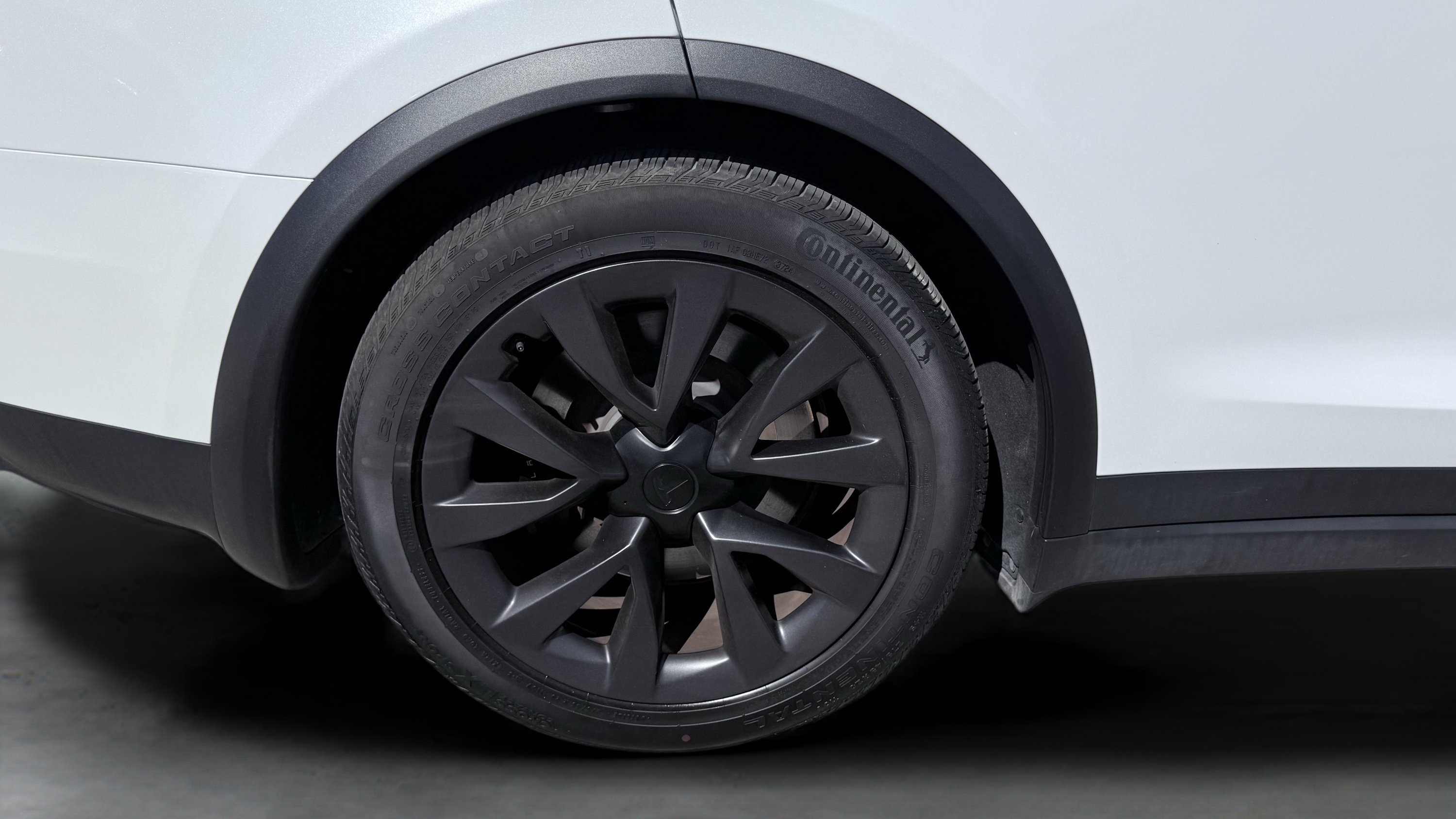 Used 2025 Tesla Model X AWD/4WD image 14