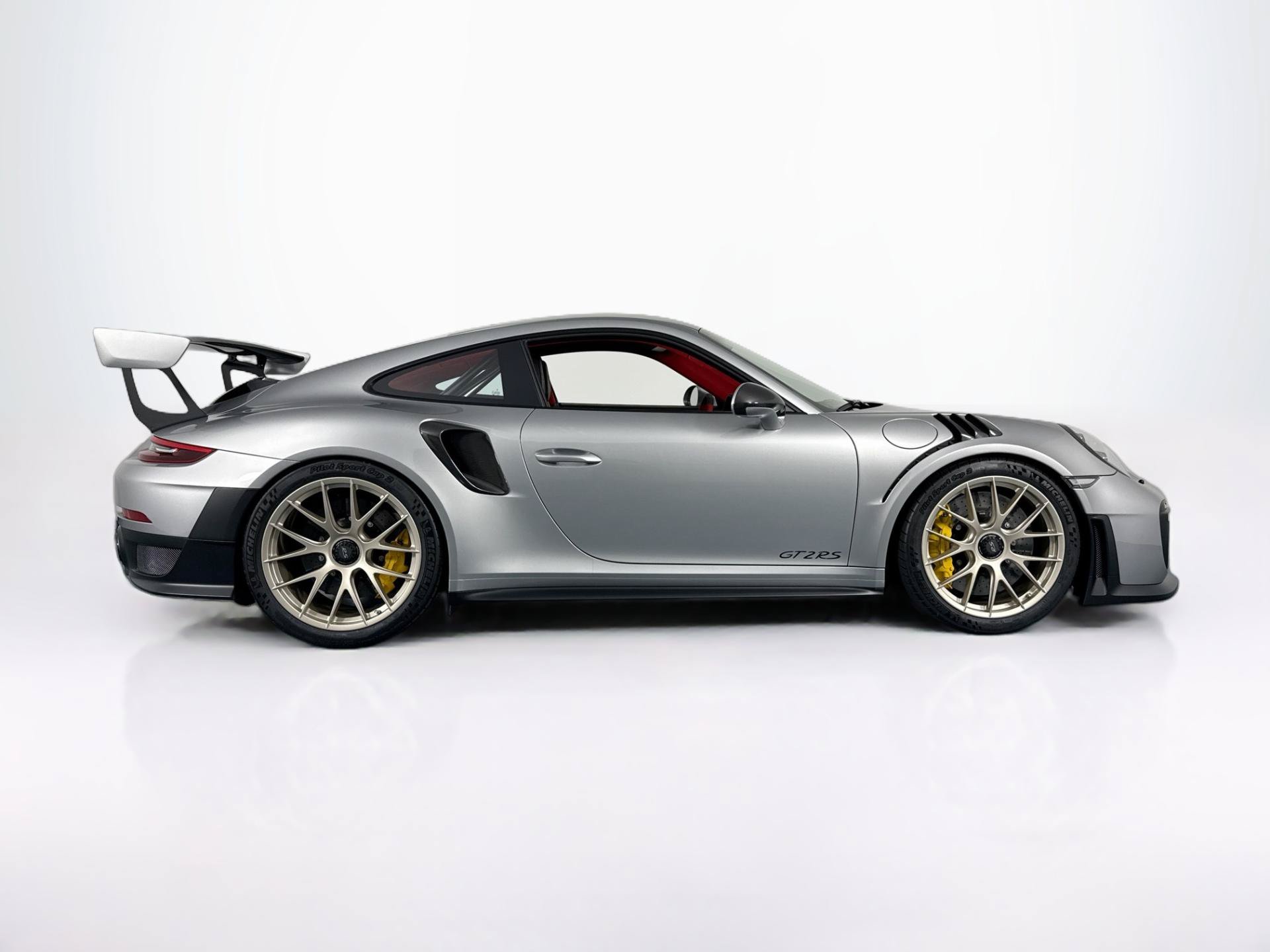 Used 2018 Porsche 911 GT2 RS RWD image 4