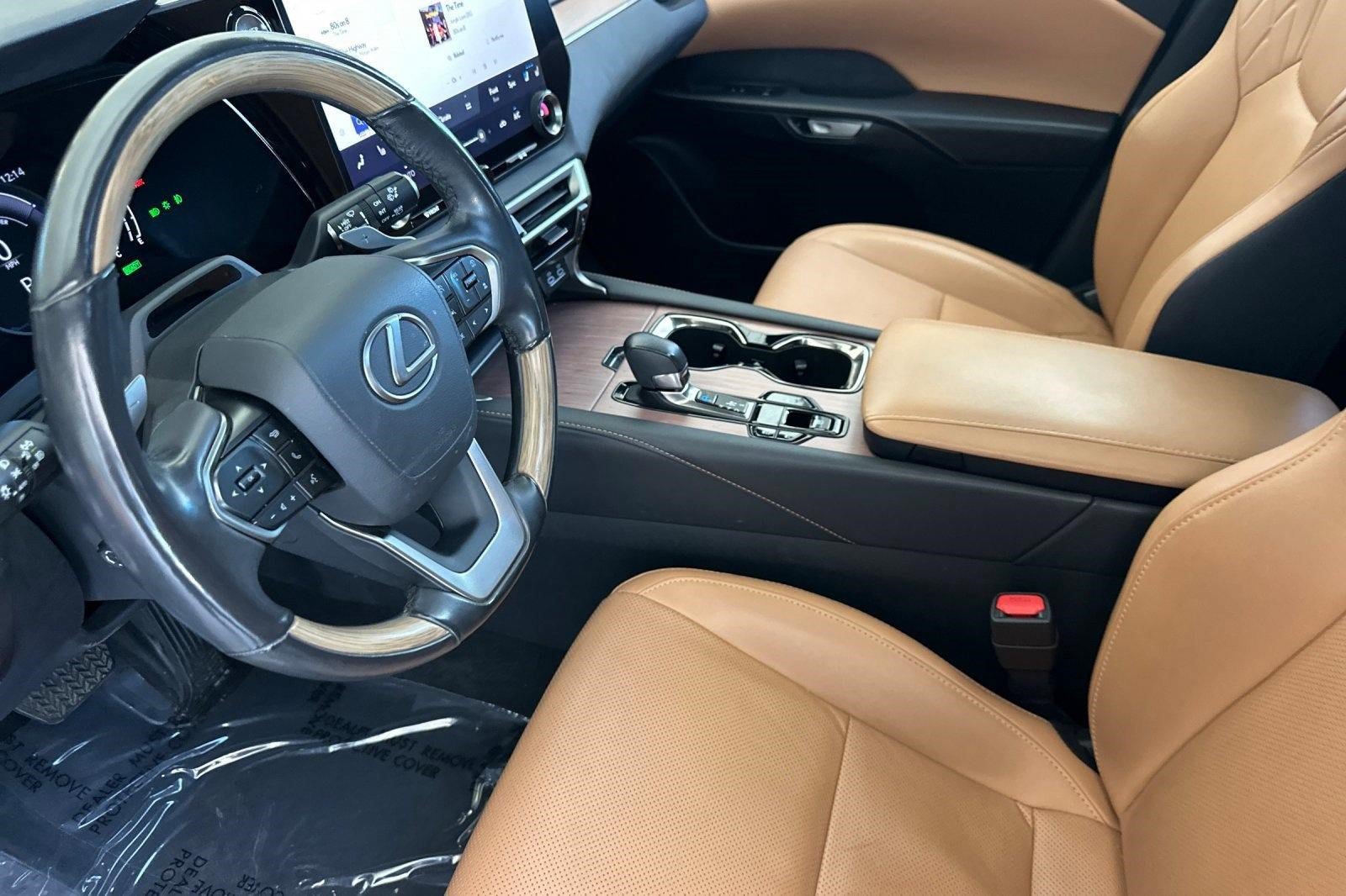 Certified 2023 Lexus RX 350h w/ Cold Area Package AWD/4WD image 17