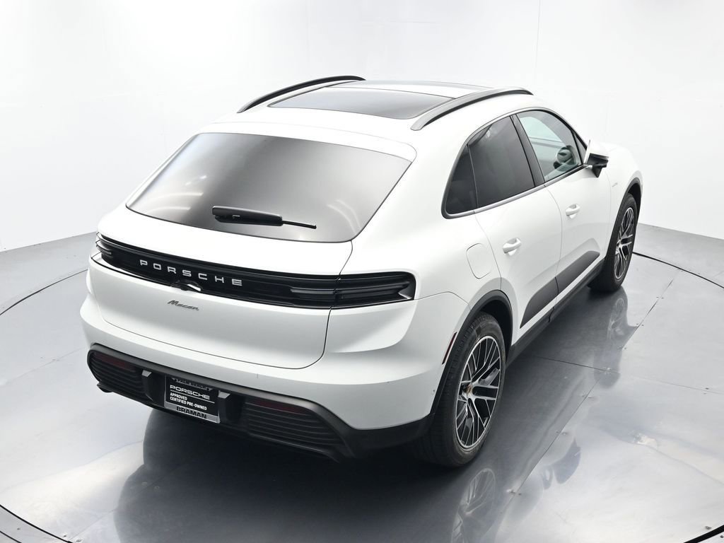 Certified 2025 Porsche Macan Electric image 39
