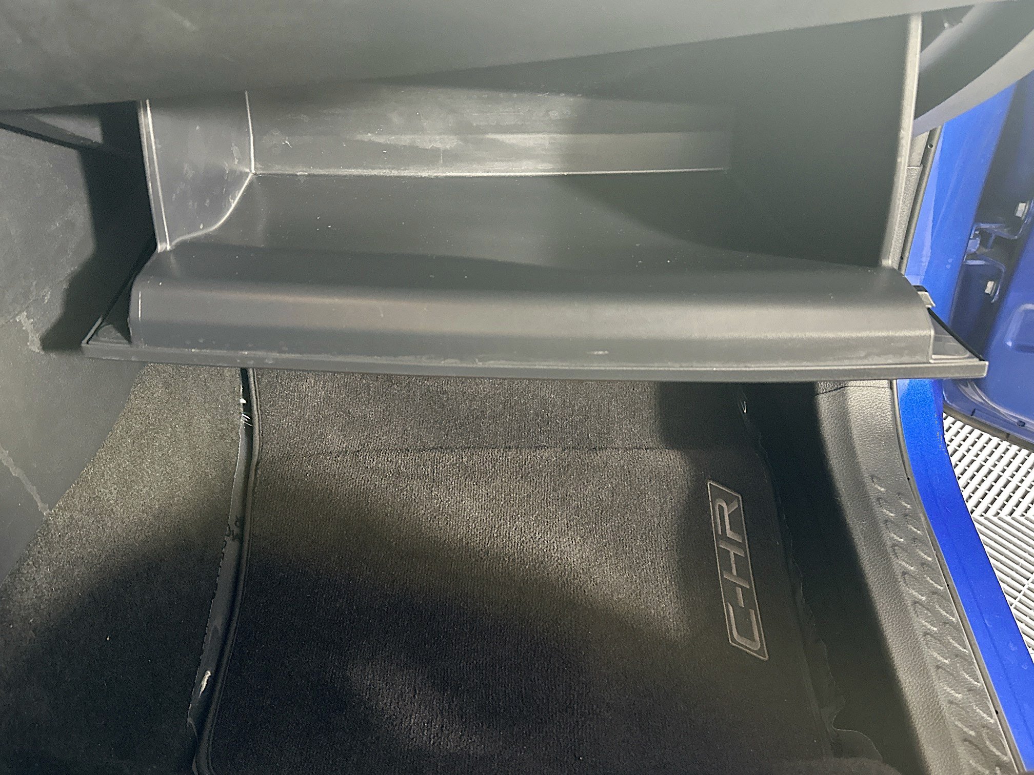 Used 2021 Toyota C-HR XLE FWD image 32