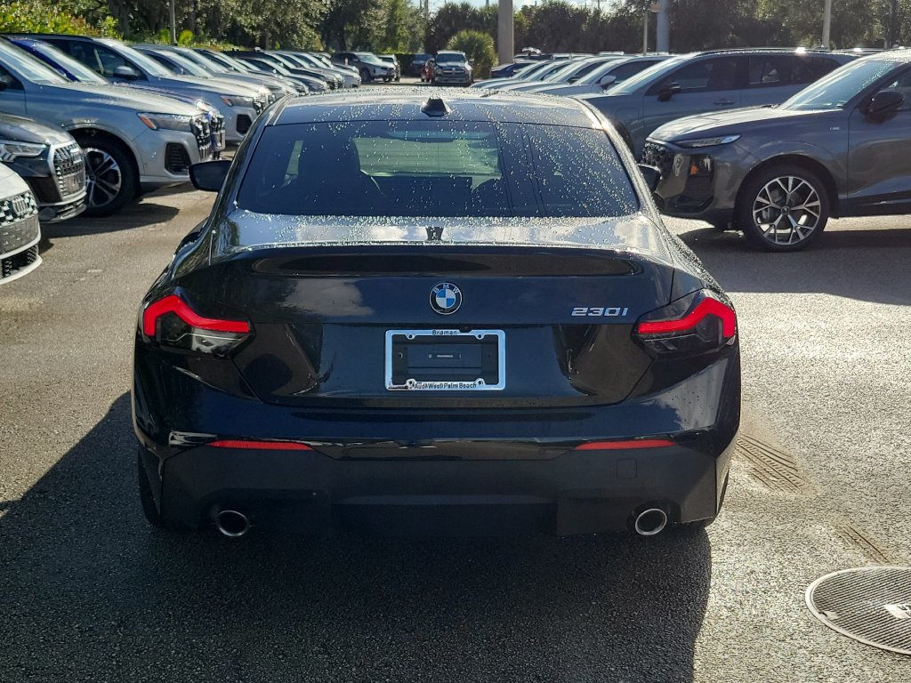 Used 2024 BMW 230i Coupe w/ Convenience Package RWD image 5