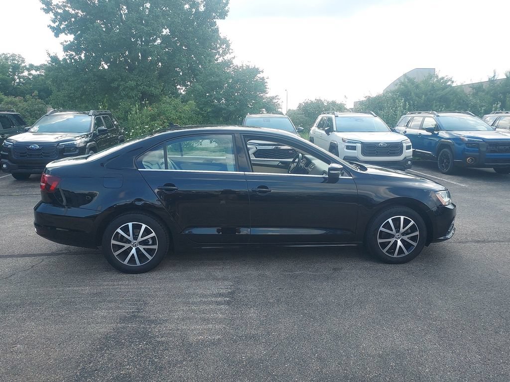 Used 2017 Volkswagen Jetta SE FWD image 8