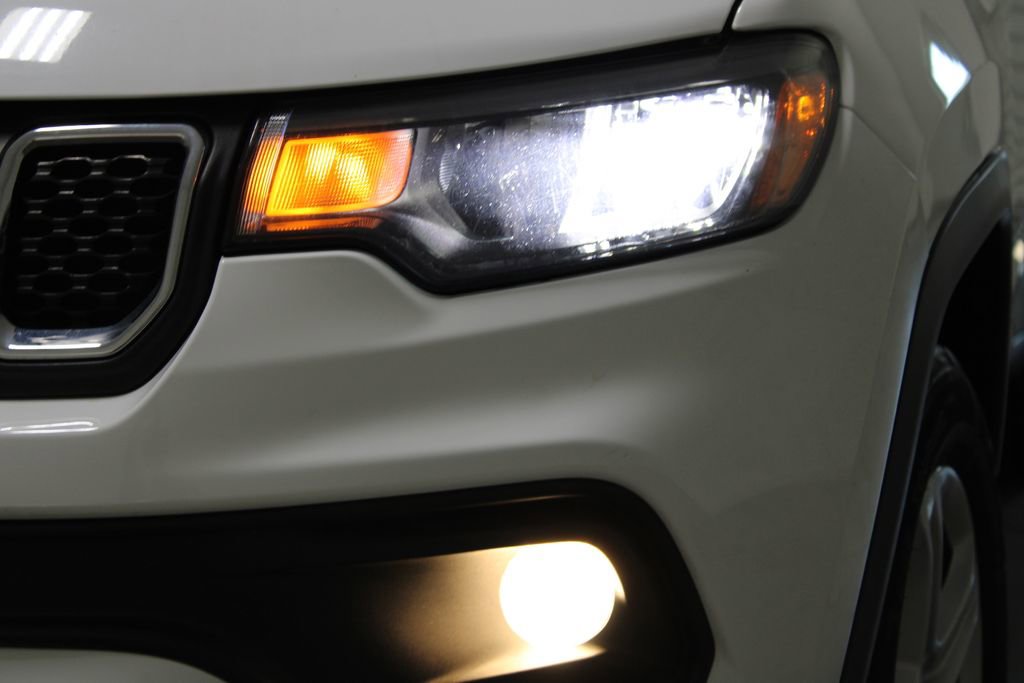 Used 2024 Jeep Compass Latitude image 50