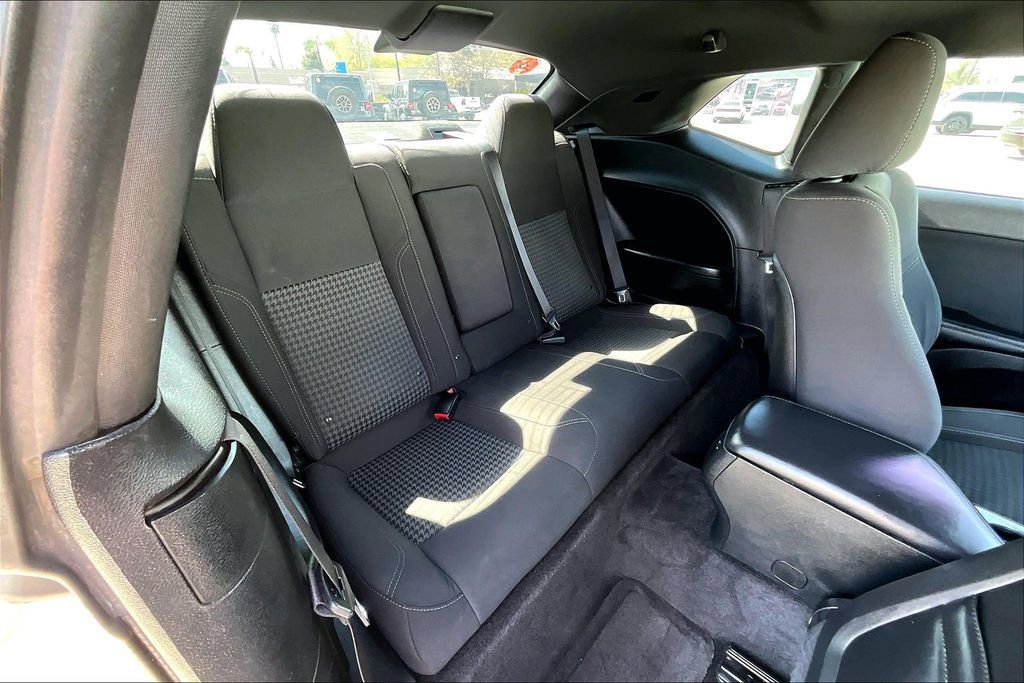 Certified 2016 Dodge Challenger SXT image 18