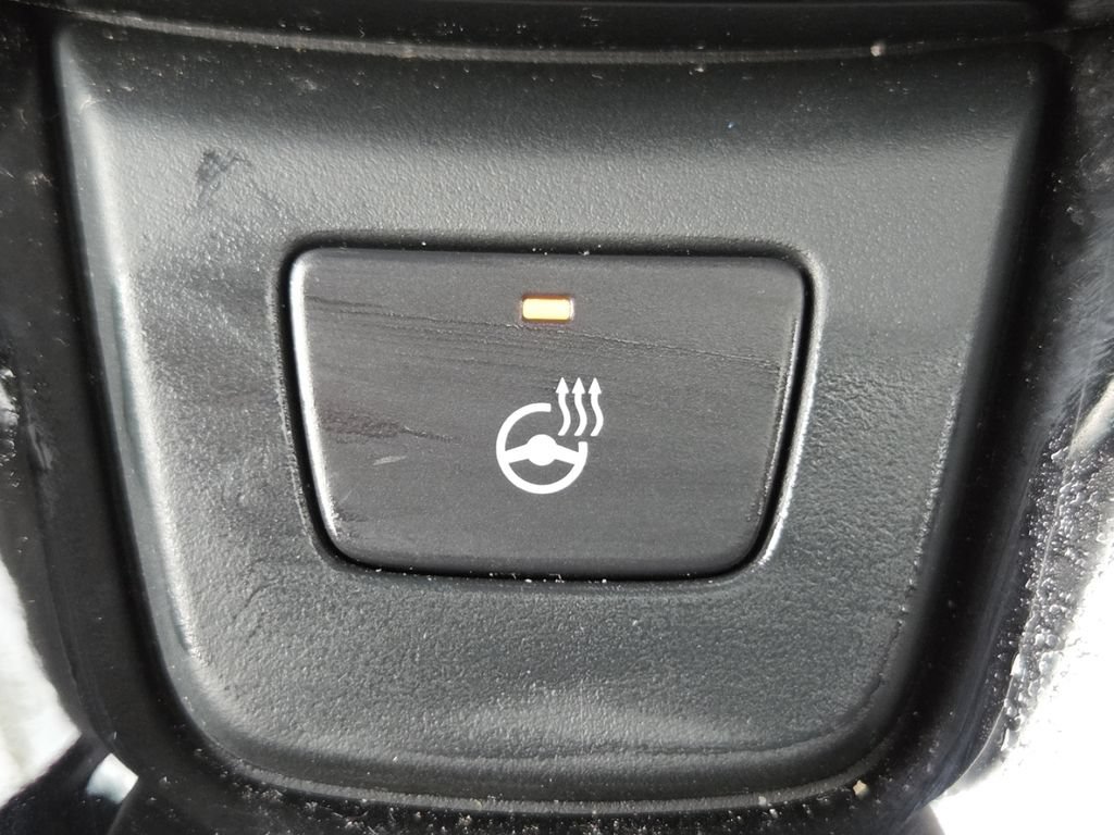 Certified 2025 Honda Pilot Black Edition image 7