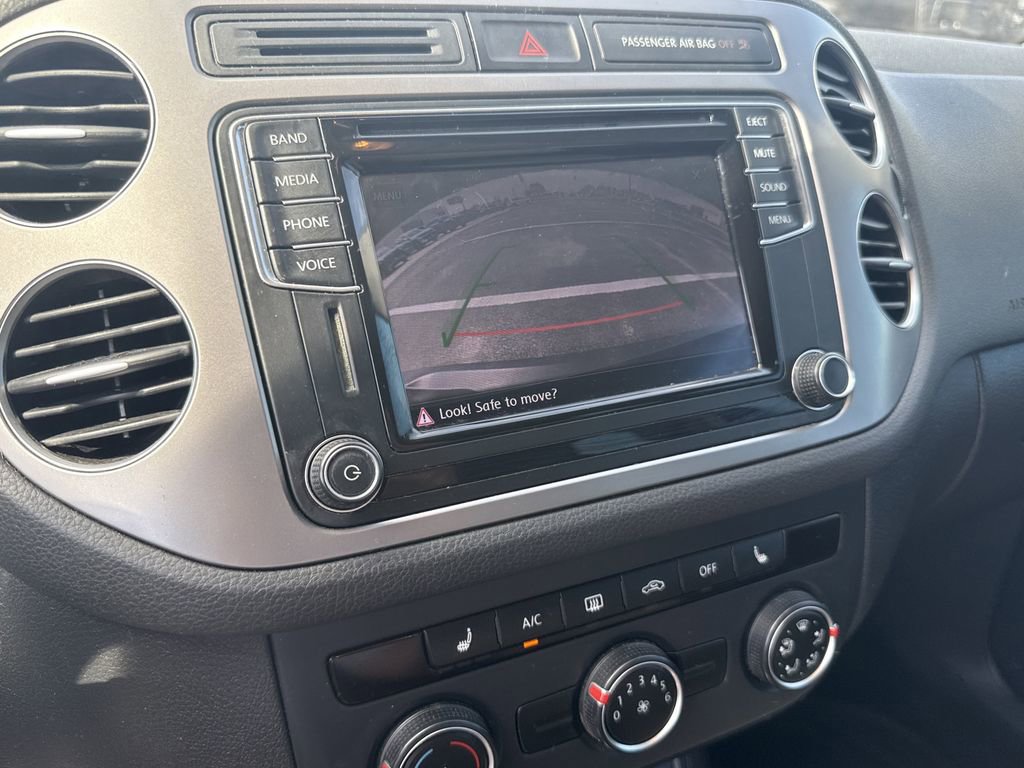 Used 2017 Volkswagen Tiguan S image 19