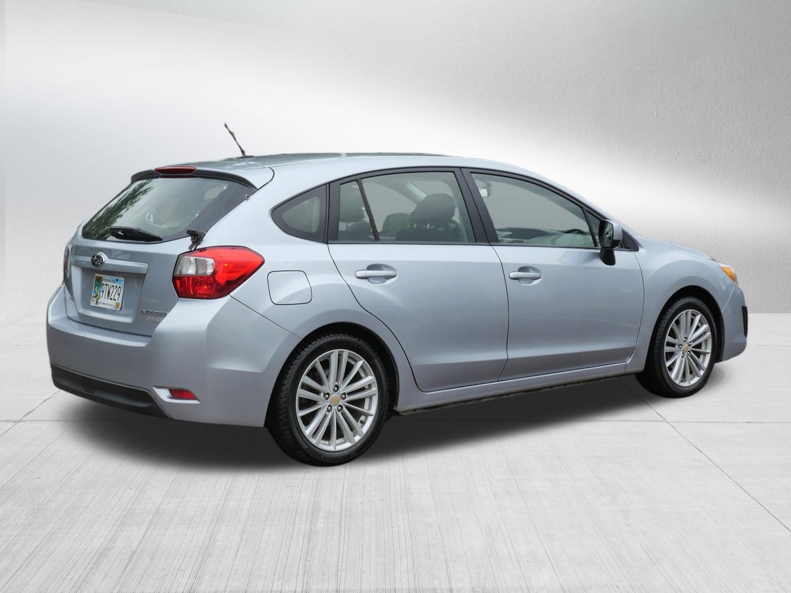 Used 2013 Subaru Impreza 2.0i Premium w/ Alloy Wheel Pkg + Moonroof AWD/4WD image 7