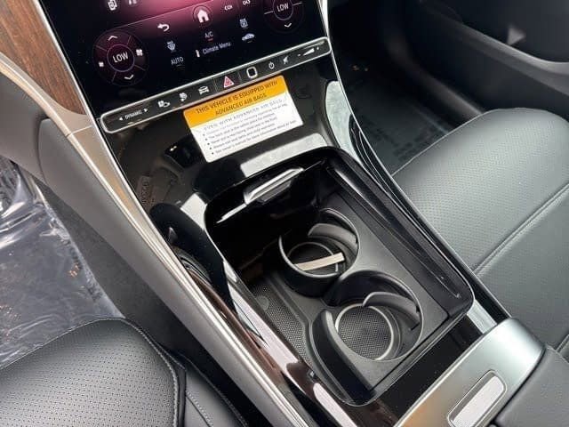 New 2025 Mercedes-Benz GLC 350e 4MATIC image 18