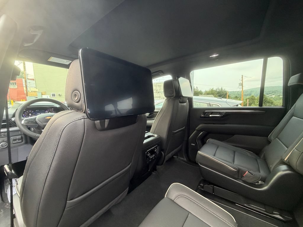 New 2026 Chevrolet Suburban Premier AWD/4WD image 12