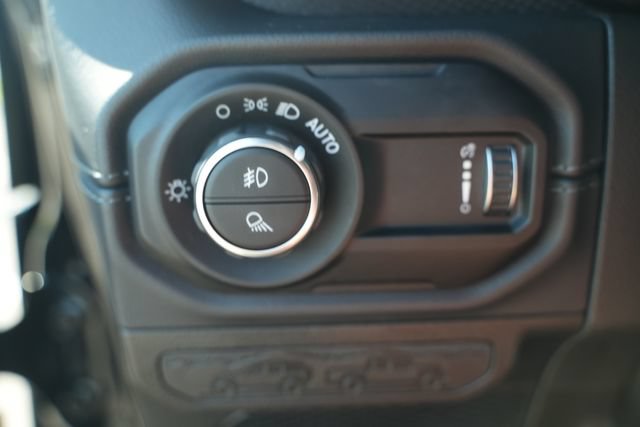 Used 2025 Jeep Gladiator Rubicon AWD/4WD image 33