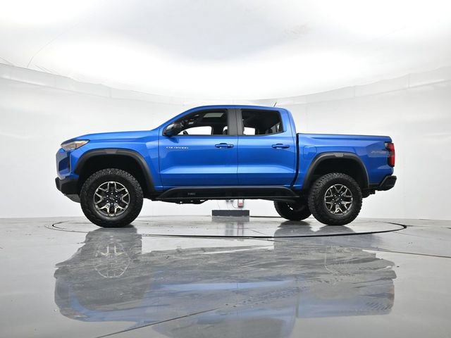 Used 2024 Chevrolet Colorado ZR2 w/ Technology Package AWD/4WD image 32