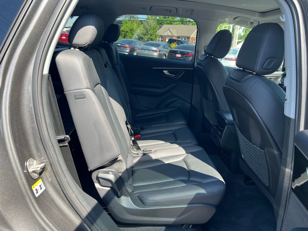 Used 2023 Audi Q7 3.0T Premium w/ Convenience Package AWD/4WD image 23