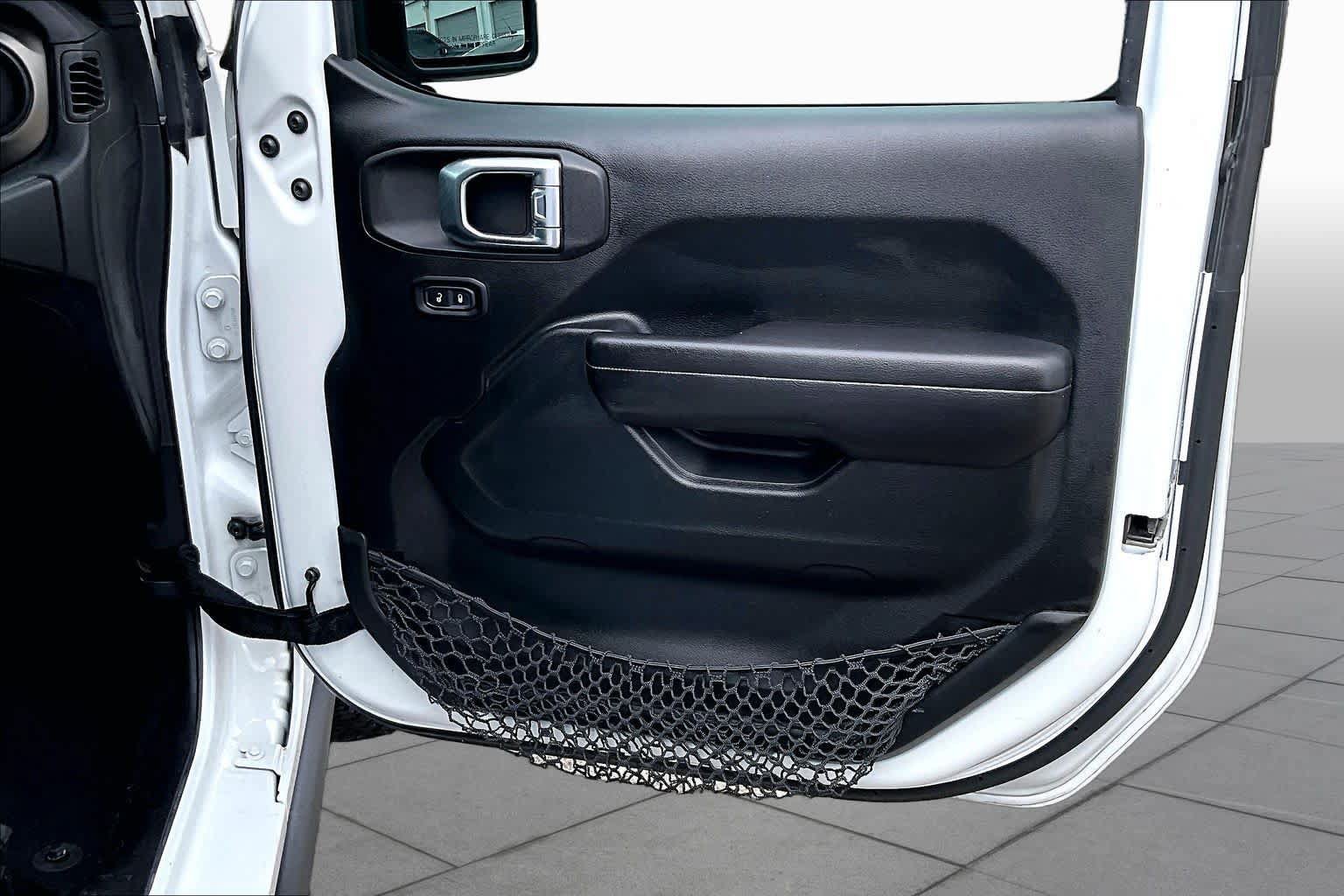 Used 2018 Jeep Wrangler Unlimited Sport S AWD/4WD image 23