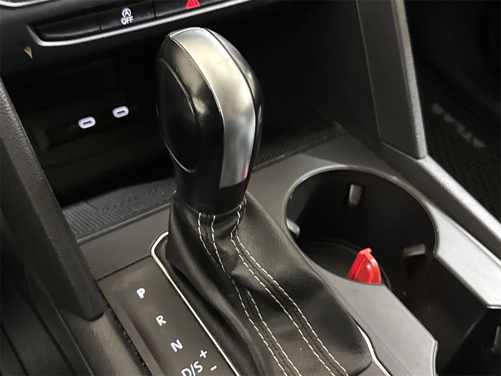 Used 2021 Volkswagen Atlas SE image 17