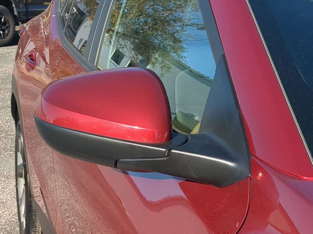 Used 2025 Chevrolet Trax LT w/ LT Convenience Package image 12