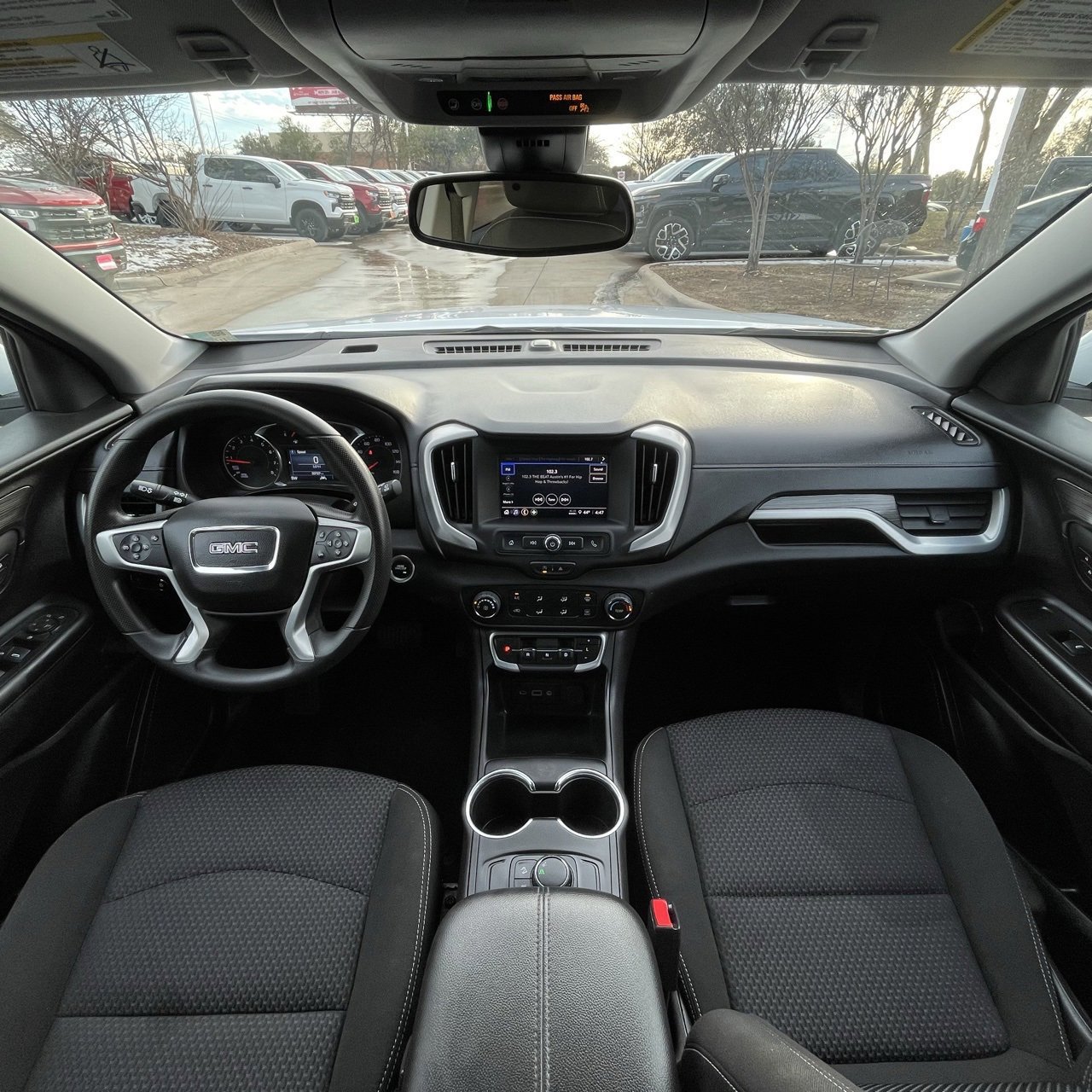 Used 2024 GMC Terrain SLE image 11