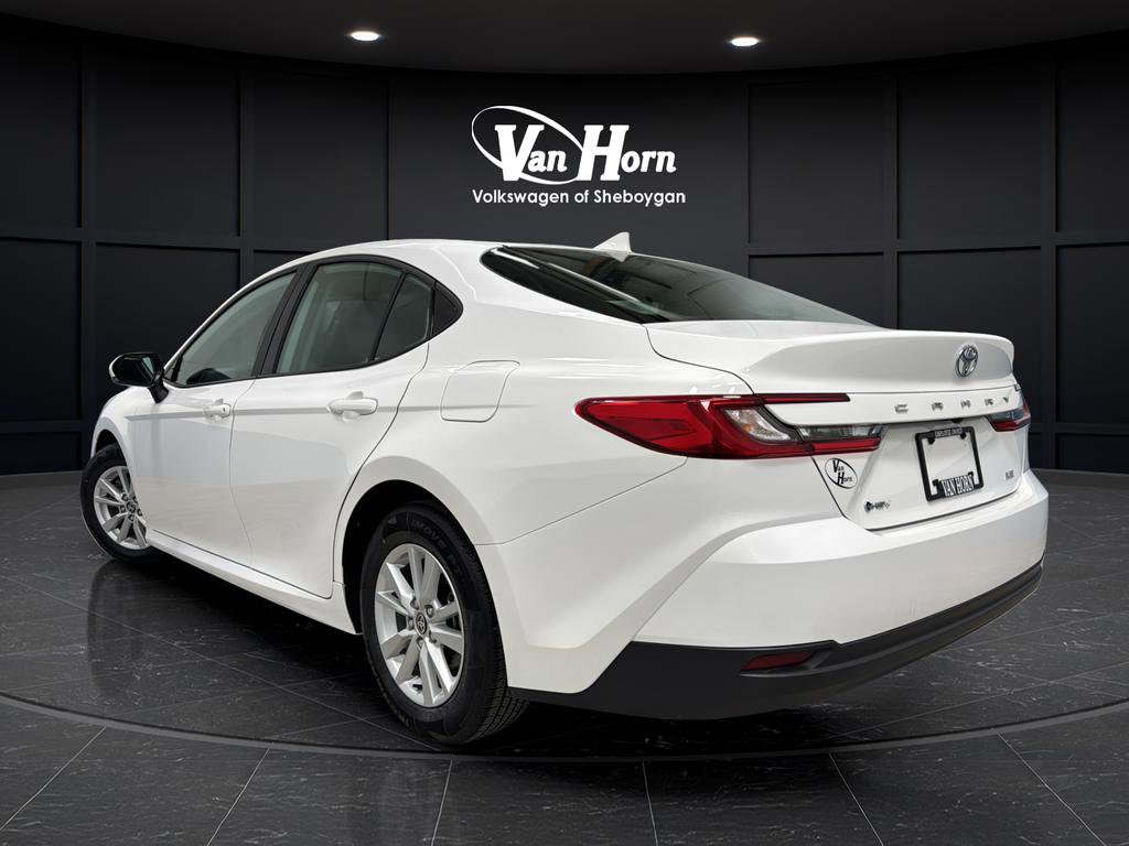 Used 2025 Toyota Camry LE image 5