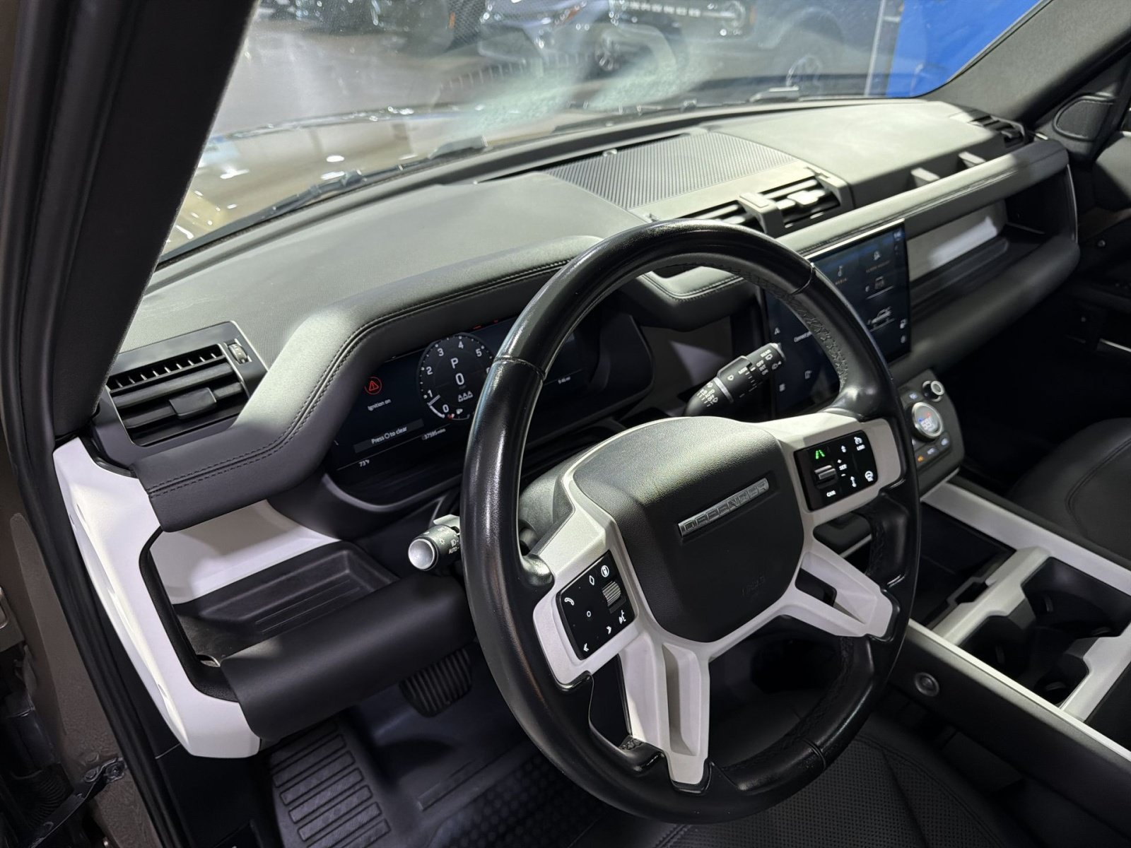 Used 2025 Land Rover Defender 110 S AWD/4WD image 20