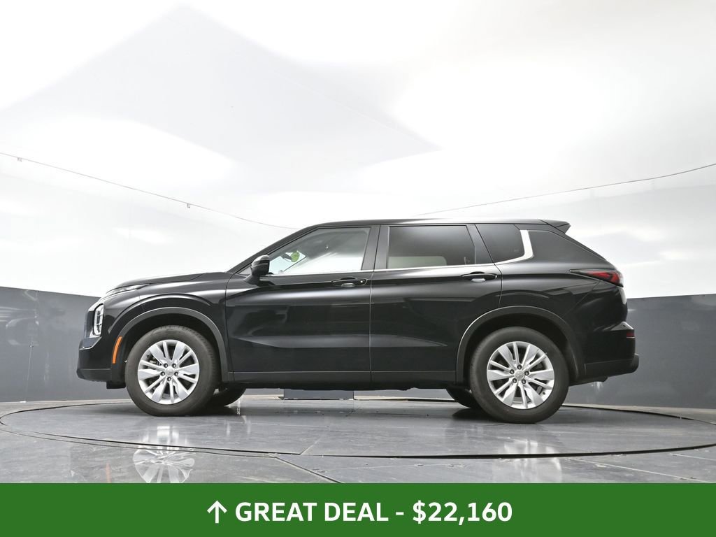 Used 2025 Mitsubishi Outlander ES image 55