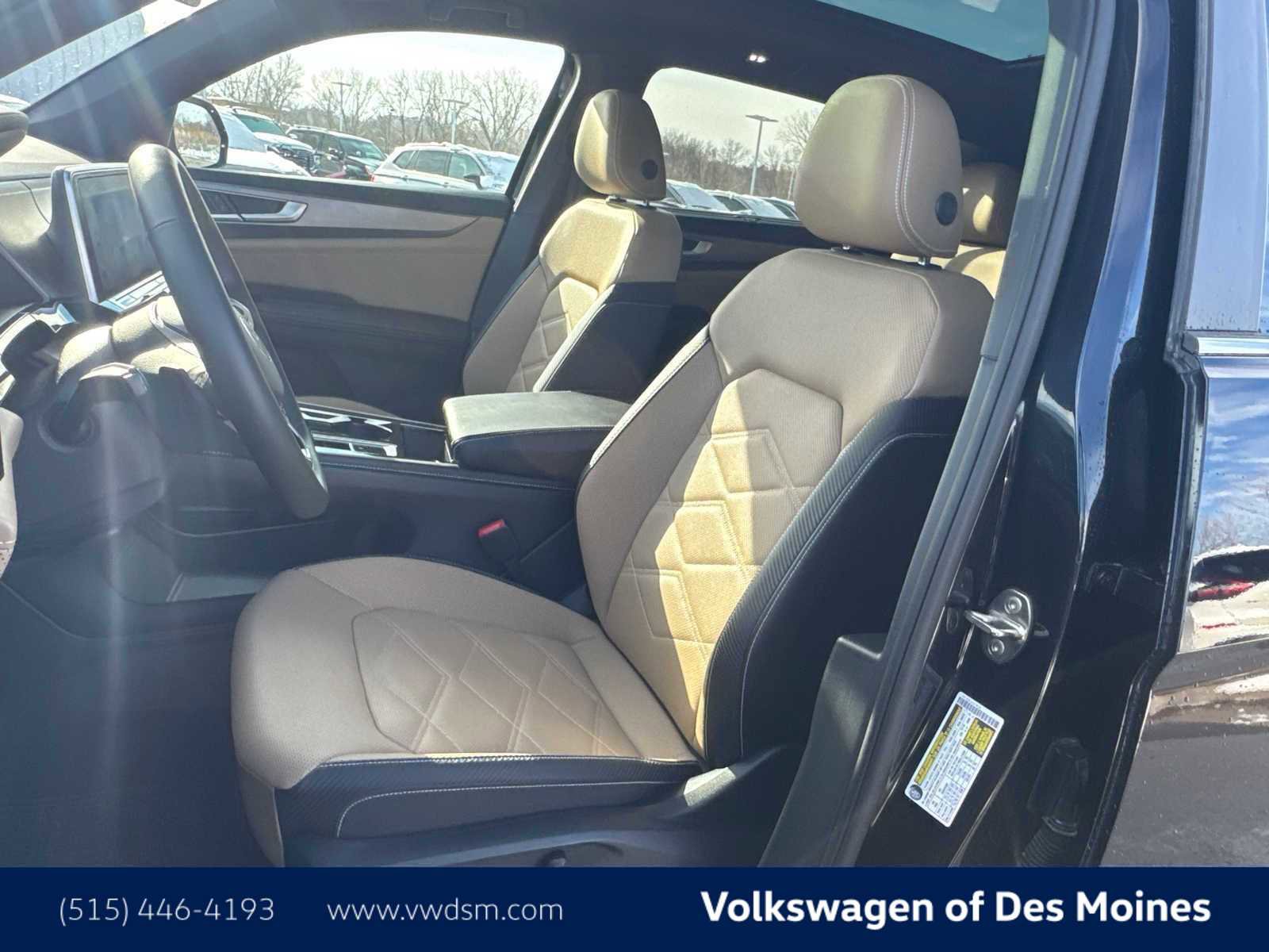 Used 2025 Volkswagen Atlas Cross Sport SE image 11