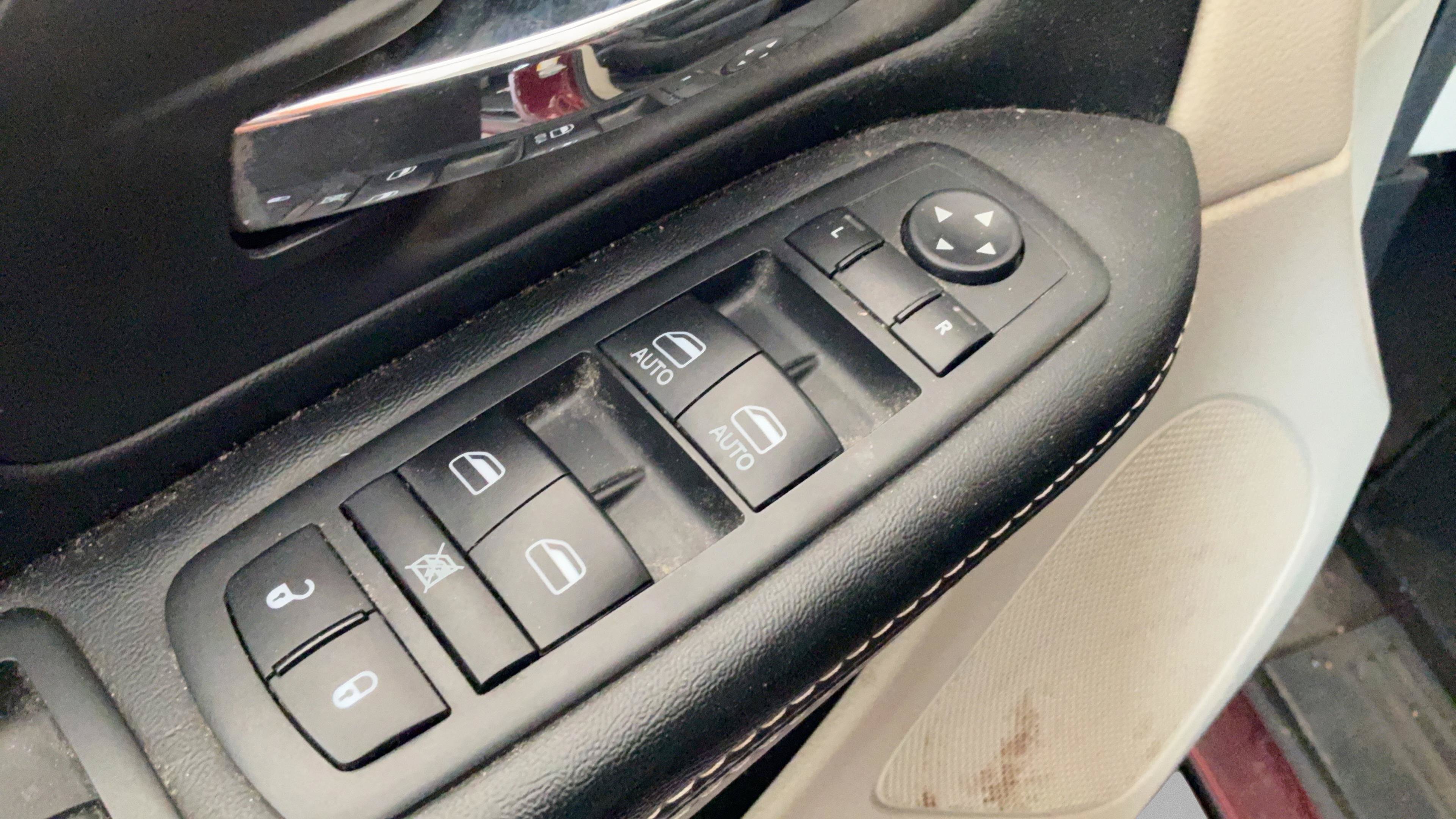 Used 2019 Dodge Grand Caravan SXT FWD image 18