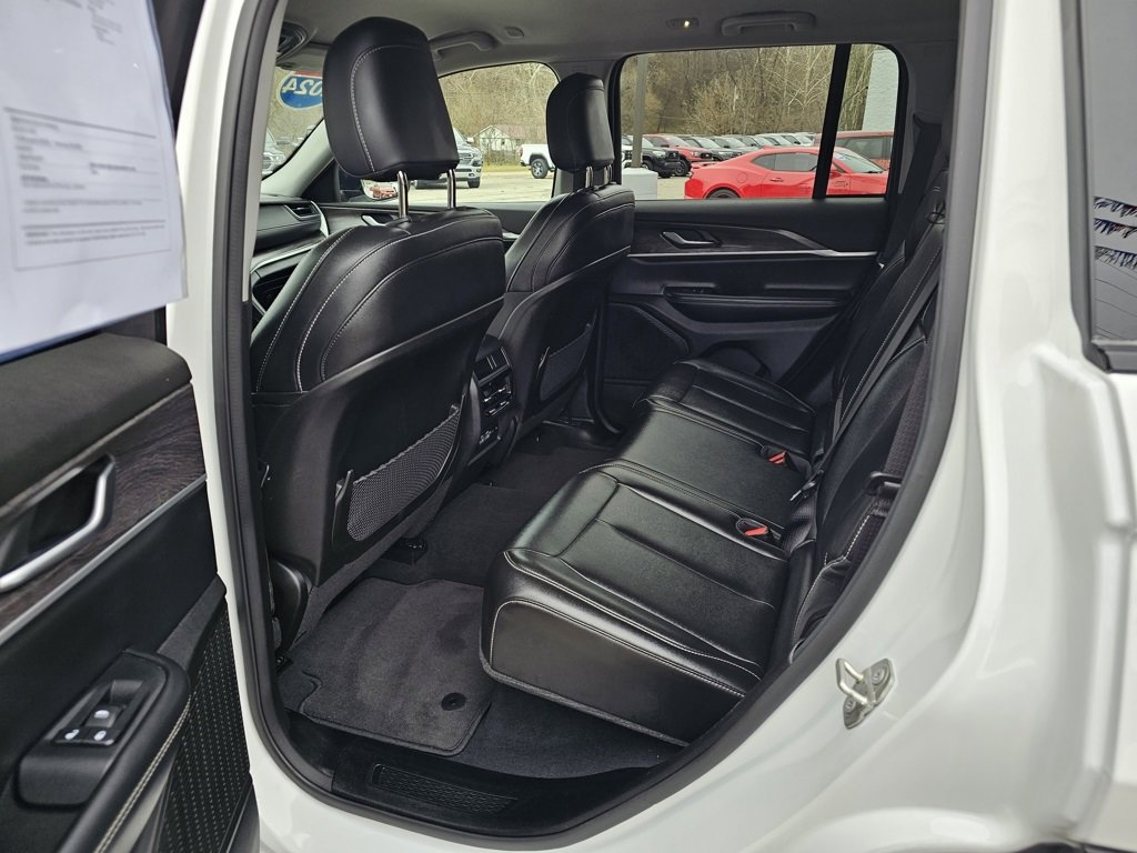 Used 2024 Jeep Grand Cherokee Limited image 20