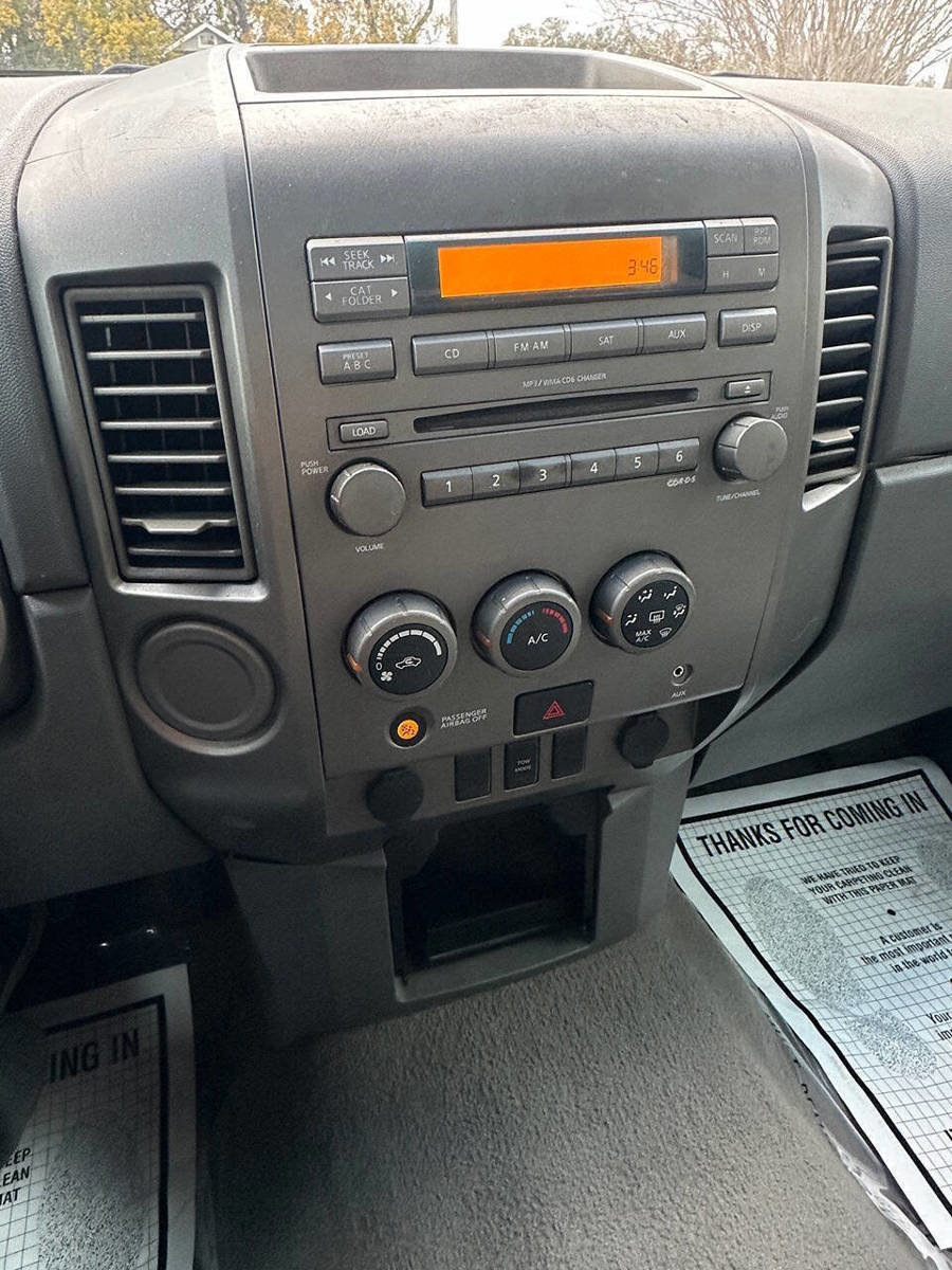 Used 2006 Nissan Titan SE RWD image 14