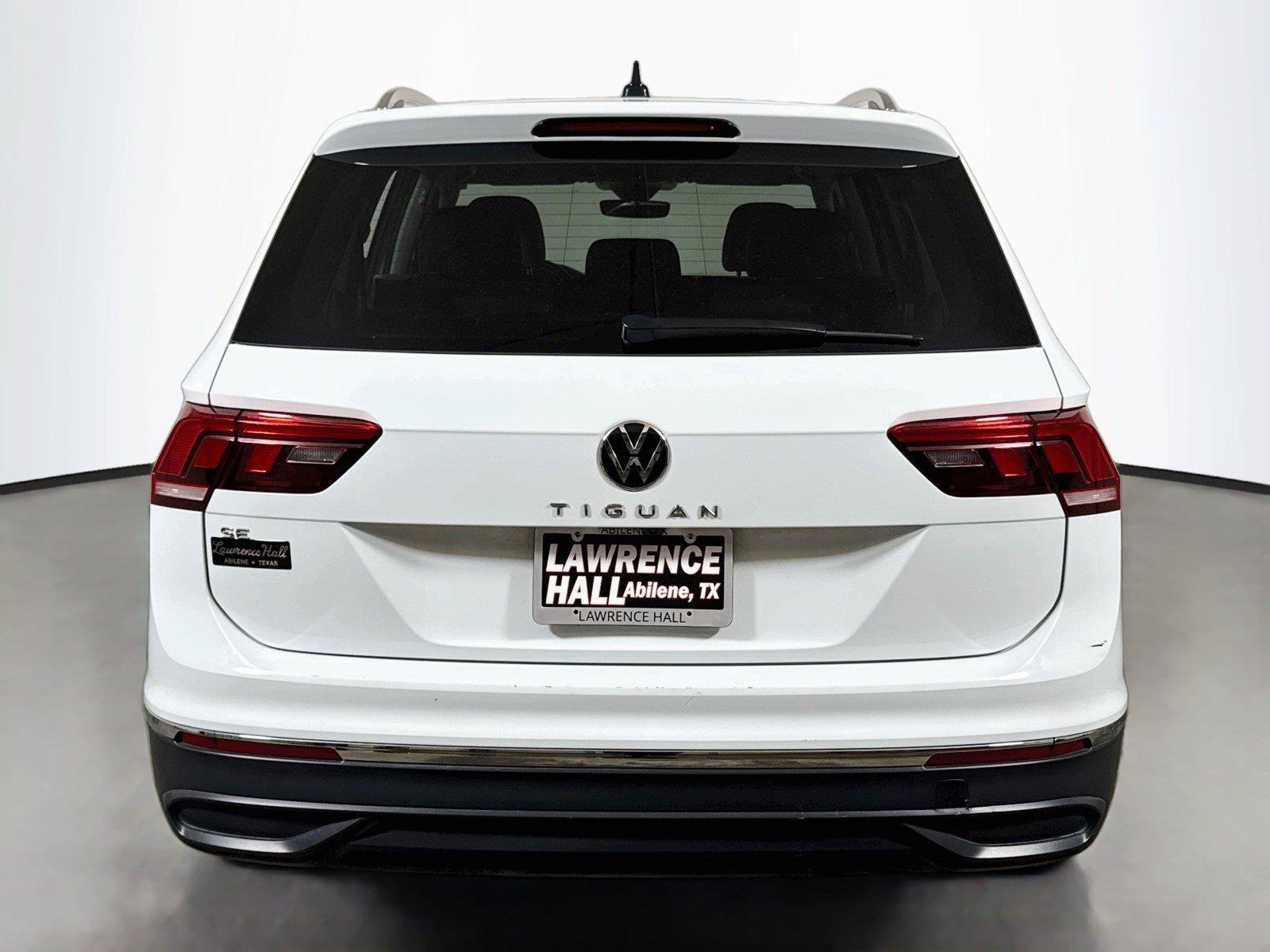 Used 2024 Volkswagen Tiguan SE FWD image 5