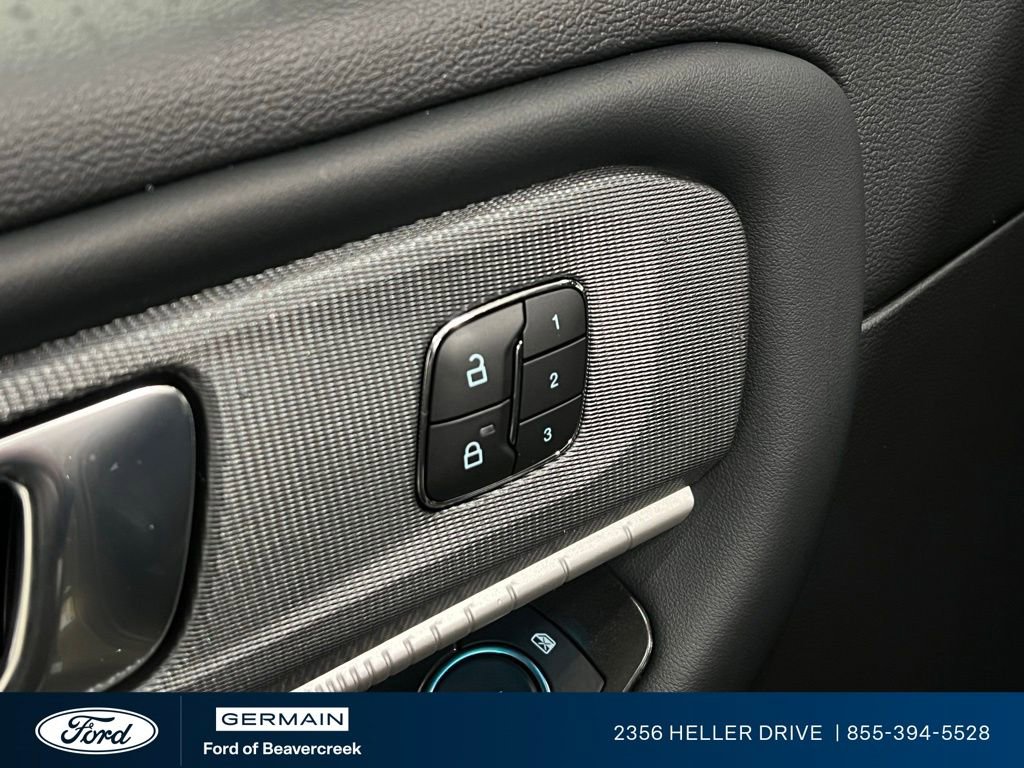 New 2026 Ford Explorer ST-Line w/ ST-Line Street Pack image 15