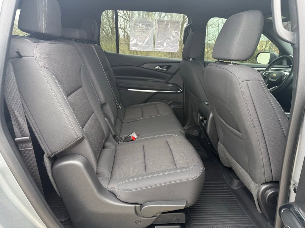 Used 2024 Chevrolet Traverse LS image 16