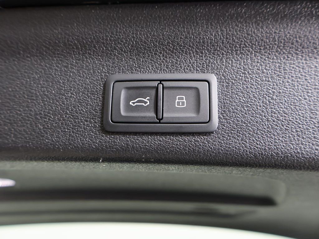 Used 2021 Audi A6 Premium Plus w/ Executive Package image 16