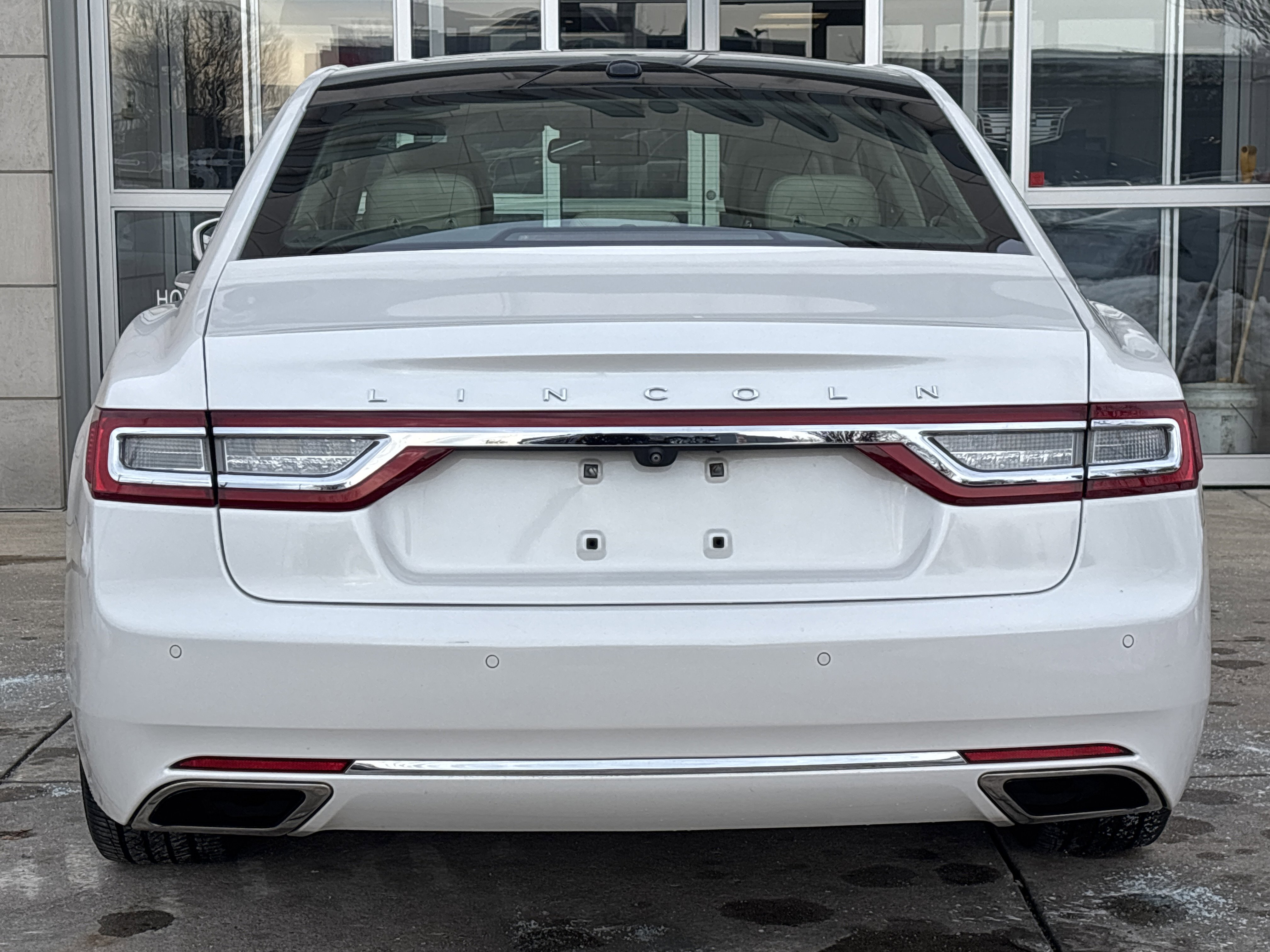 Used 2017 Lincoln Continental Select image 7