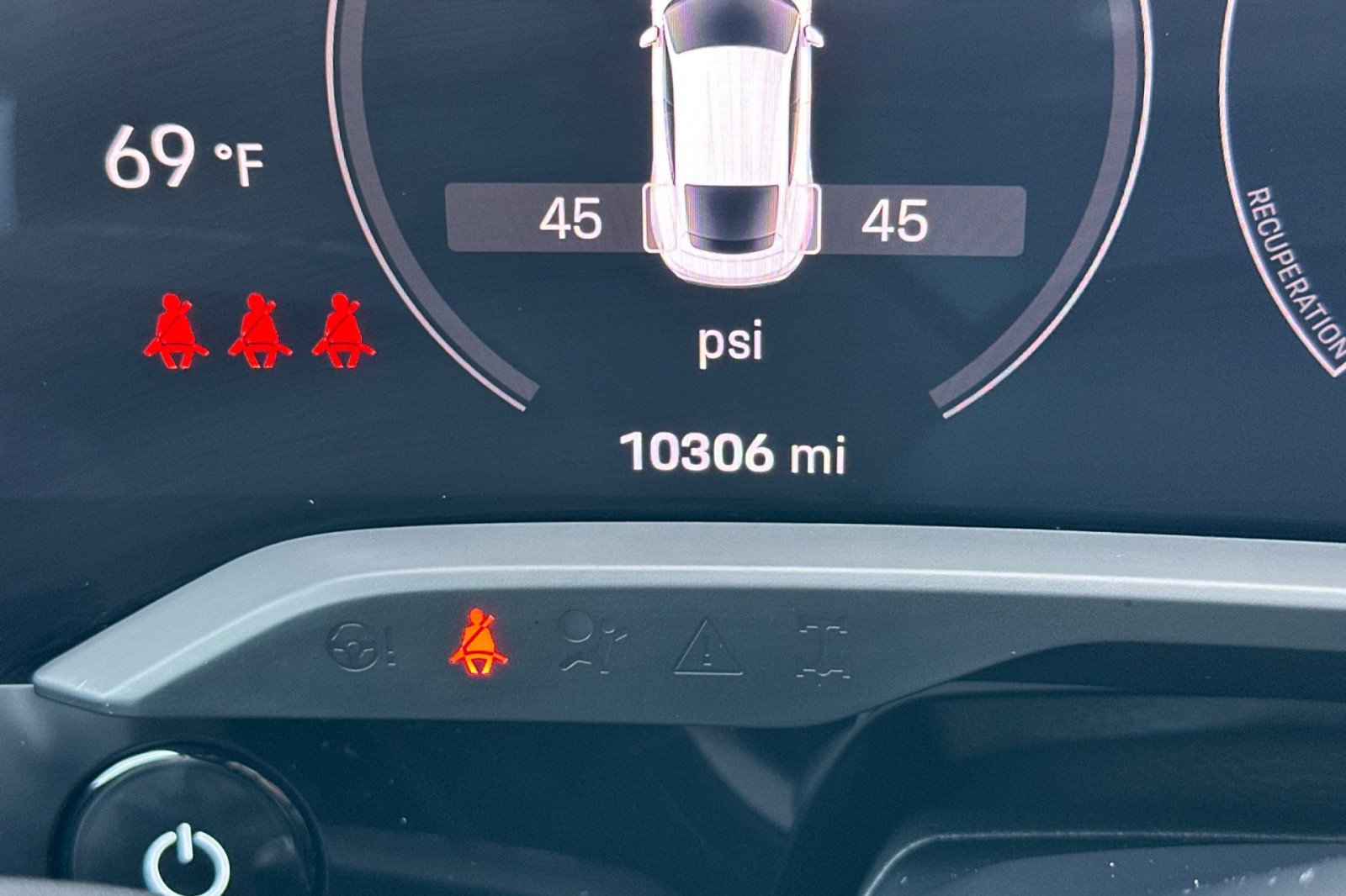 Used 2024 Porsche Taycan RWD image 25