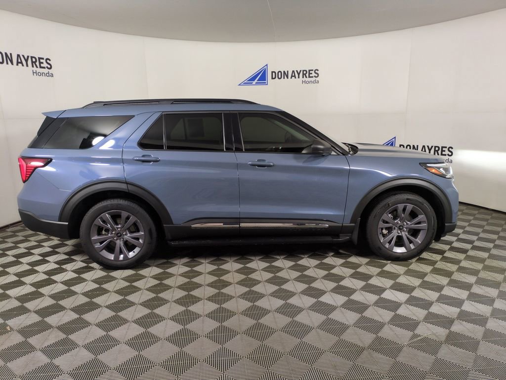 Used 2025 Ford Explorer Active w/ Active Comfort Package AWD/4WD image 9