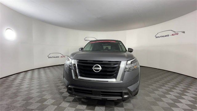 Certified 2025 Nissan Pathfinder SV image 3