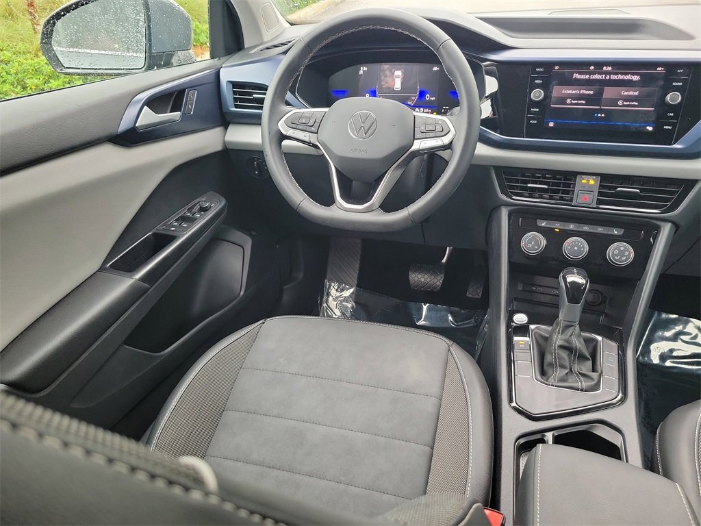 Used 2023 Volkswagen Taos SE w/ Black Wheel Package image 10