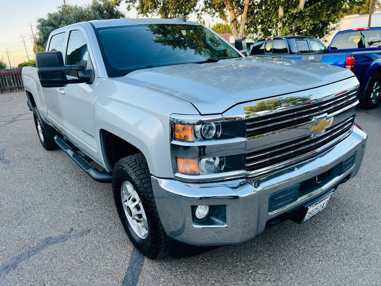 Used 2015 Chevrolet Silverado 2500 LT w/ LT Fleet Convenience Package AWD/4WD image 2