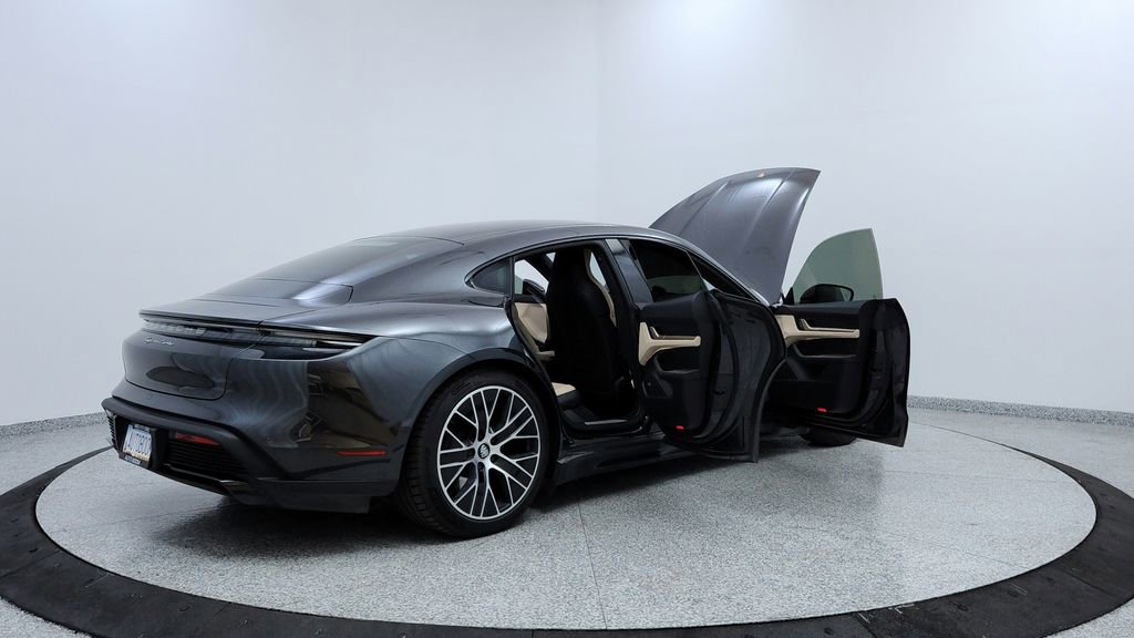 Used 2020 Porsche Taycan Turbo image 11