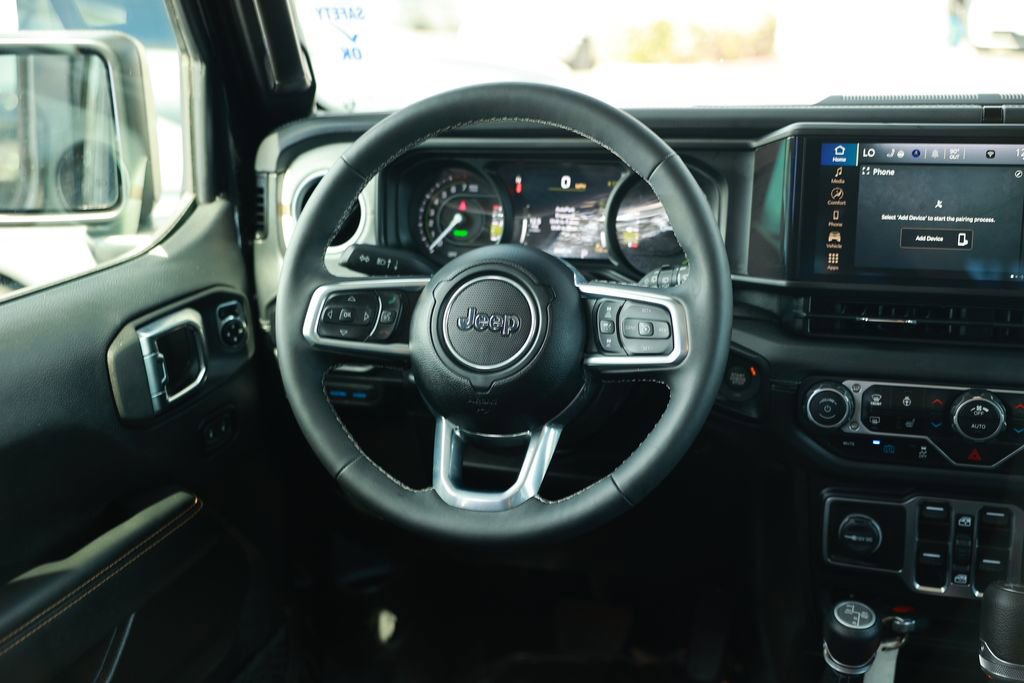 Used 2025 Jeep Wrangler Unlimited Sahara image 27