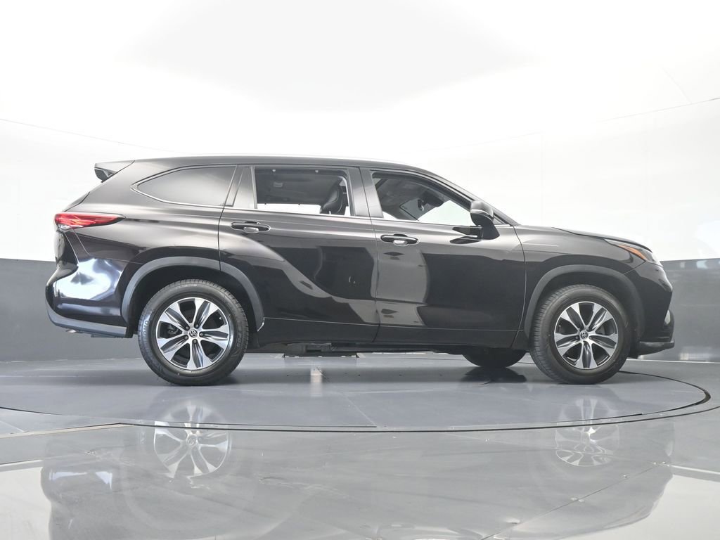 Used 2021 Toyota Highlander XLE image 60