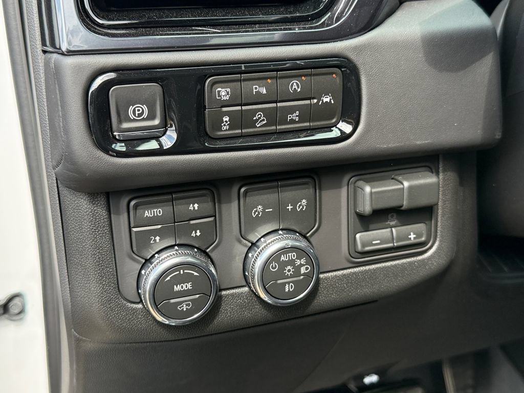 New 2026 GMC Yukon AT4 Ultimate AWD/4WD image 20