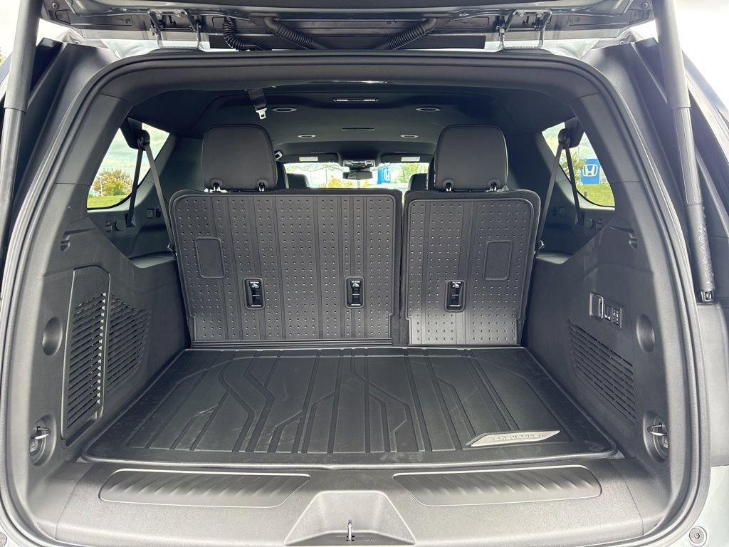 New 2026 Chevrolet Suburban LT w/ Comfort Package image 6
